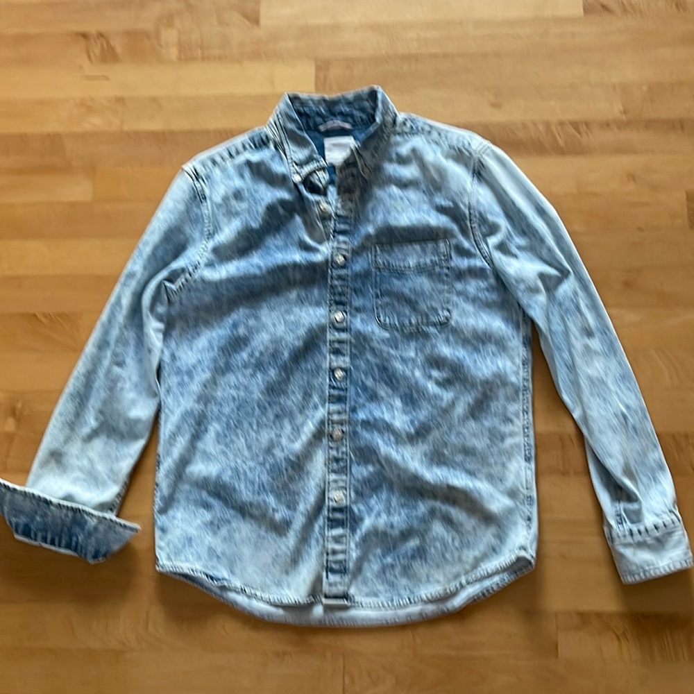 American Eagle acid wash Oxford men’s medium